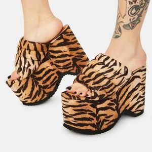 Privileged lemon drop platform sandals size 8.5